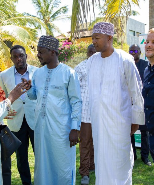Photo de groupe finale des participants à l'atelier de définition de l'indice de formalisation au Sénégal, organisé par l'ADEPME avec l'appui de l'Enabel (incluant le CERIP). Les participants sourient et posent ensemble.